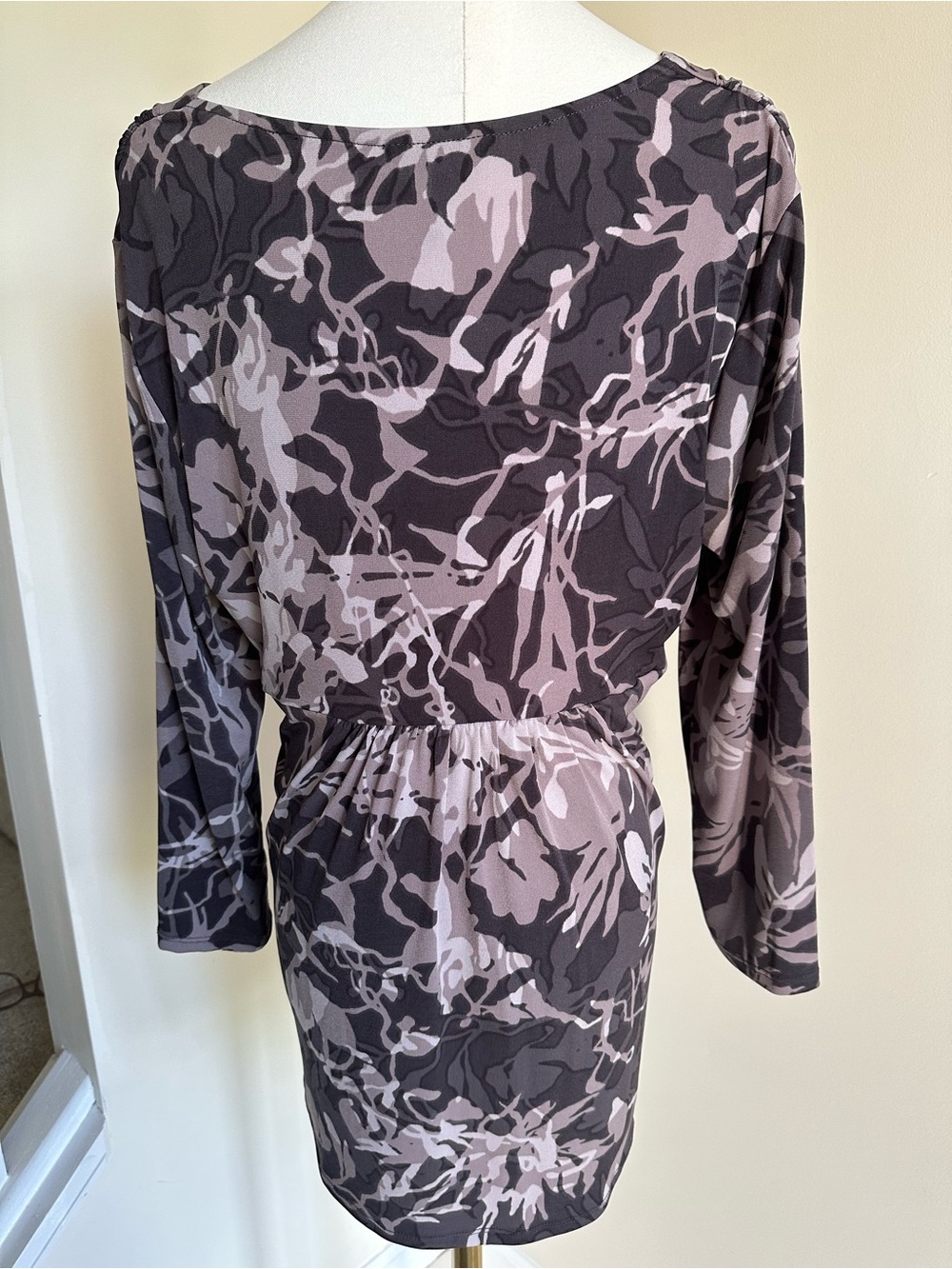EUC Daisy Fuentes Blouse- Large - Picture 5 of 8